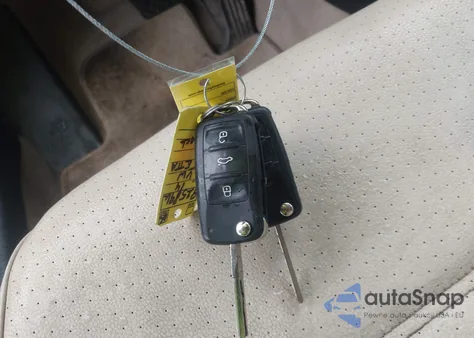 2014 Volkswagen Jetta 1.8T Se z USA, uszkodzony, nr VIN 3VWD07AJ2EM411273